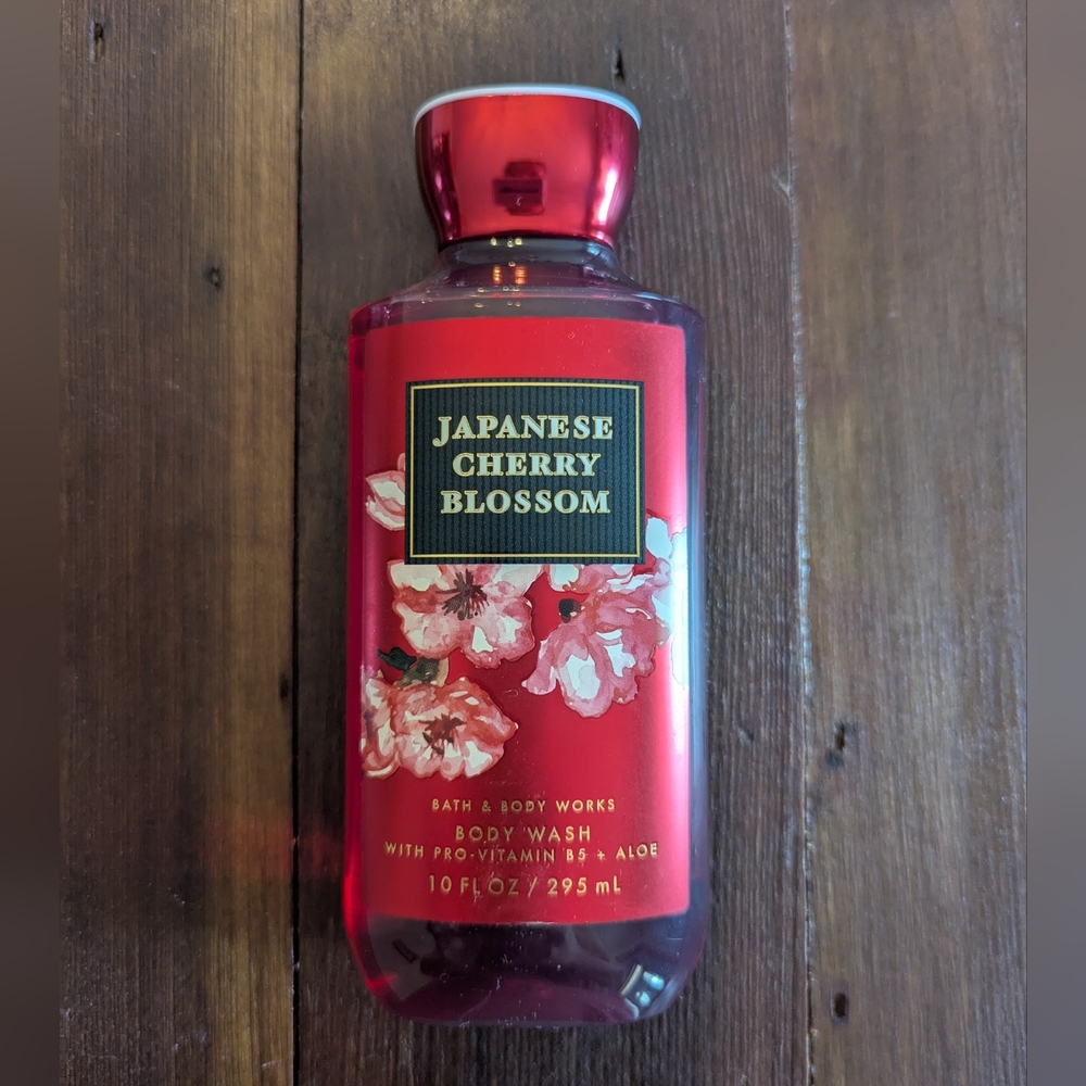 BATH & BODY‎ WORKS / JAPANESE CHERRY BLOSSOM / SHOWER GEL BODY WASH / 10 FL OZ